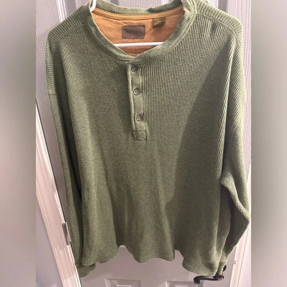Men’s St John’s Bay Waffle long sleeve thermal shirt with three buttons in green - Picture 1 of 6